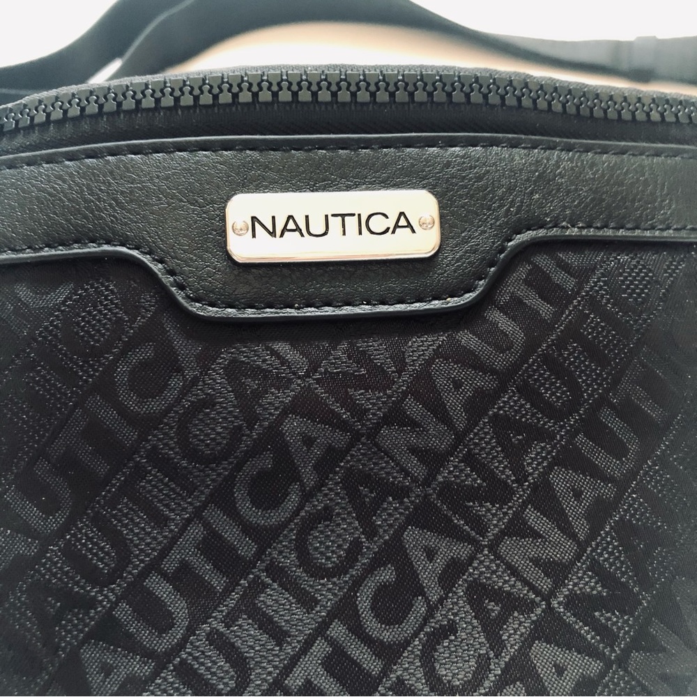 Nautica Waist Belt/Fanny Pack in Signature Logo Fabric Design. Perfect Size. New - Picture 4 of 8
